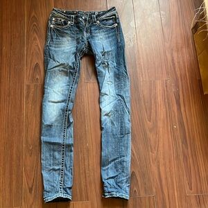 Miss me Jeans size 28. Only Worn once, if any at all. Perfect condition.
